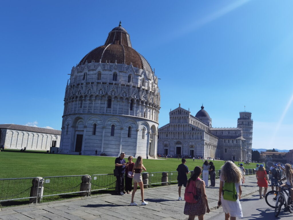 Wo steht der Schiefe Turm von Pisa? Hier bekommst du alle Informationen dazu.